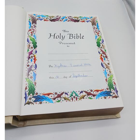 Heirloom Family Holy Bible King James Version Red Letter Edition Vtg Dictionary - Picture 6 of 16